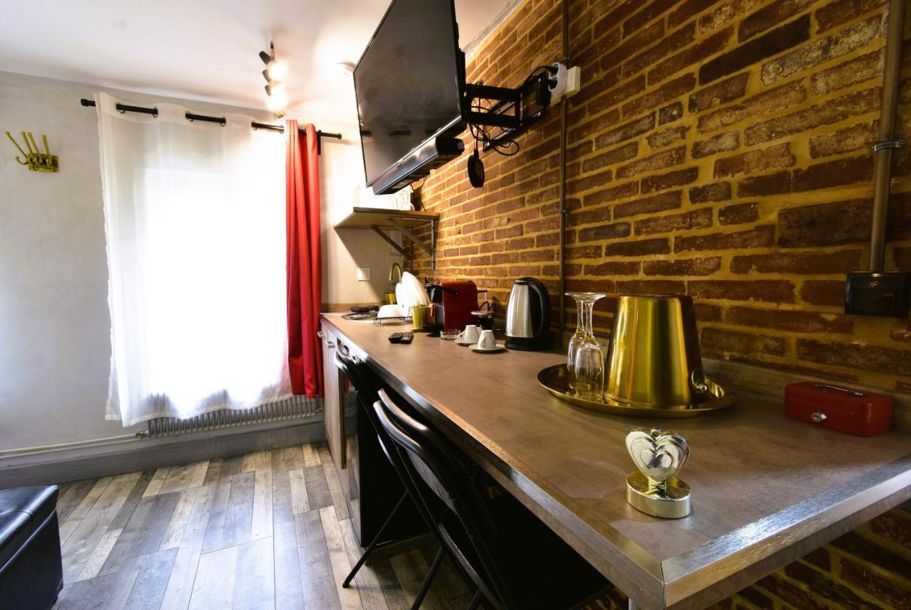 Appartement Jacuzzi Privatif : Urban Love Verneuil d'Avre et d'Iton Eksteriør bilde